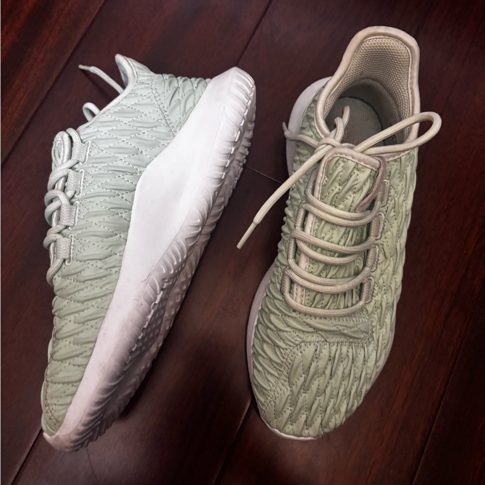 Adidas Women's Textured Mint Green Sneakers - Picture 2 of 4